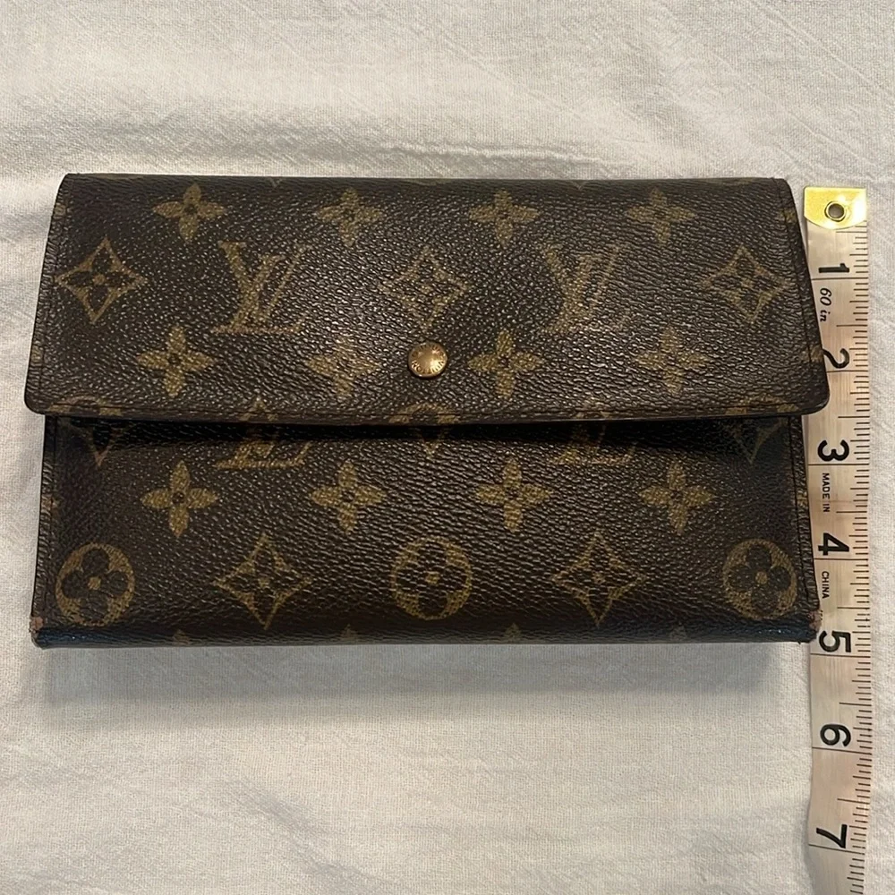 Louis Vuitton Monogram Pochette Passport TriFold Long Wallet - Picture 3 of 12